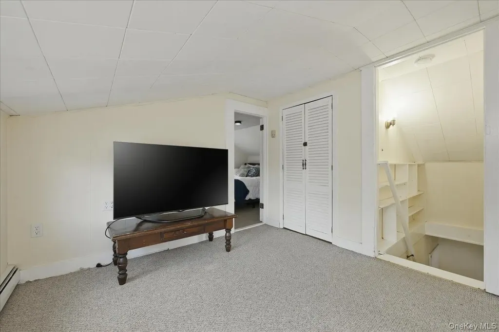 36 Pine Street Islip NY 11751
