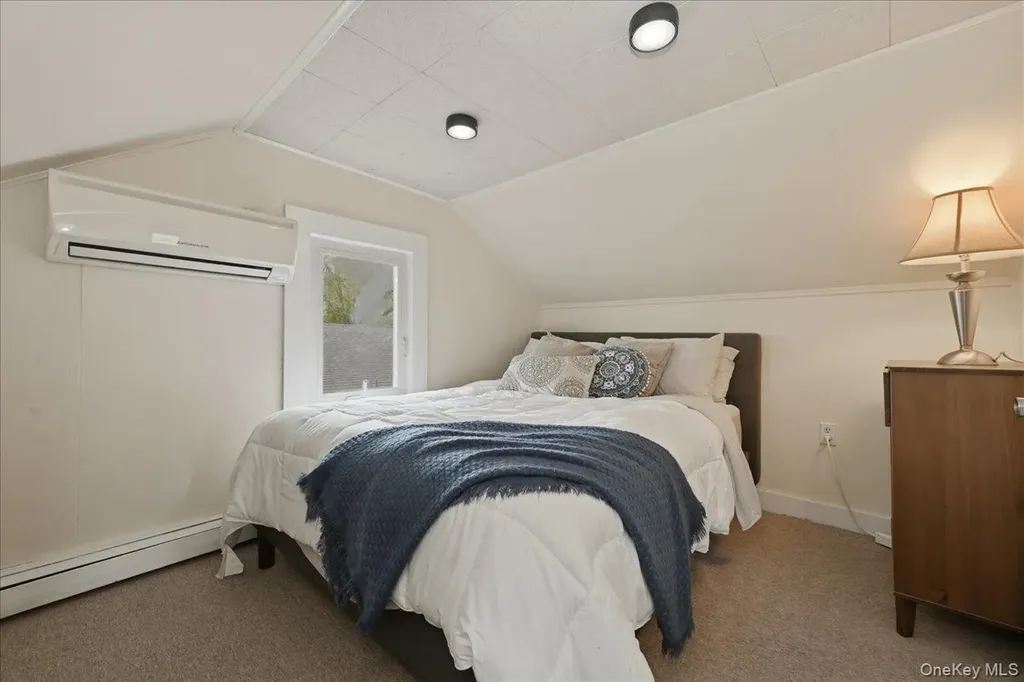 36 Pine Street Islip NY 11751