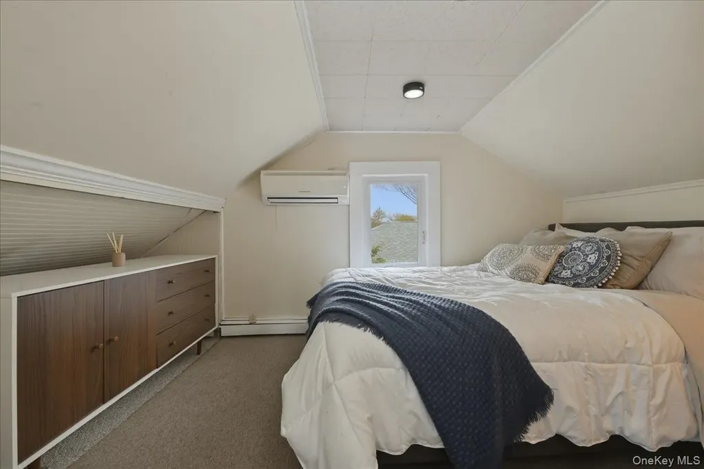 36 Pine Street Islip NY 11751
