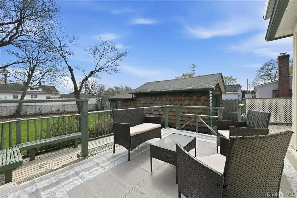 36 Pine Street Islip NY 11751