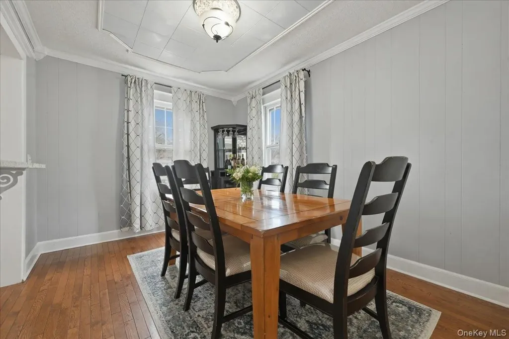 36 Pine Street Islip NY 11751