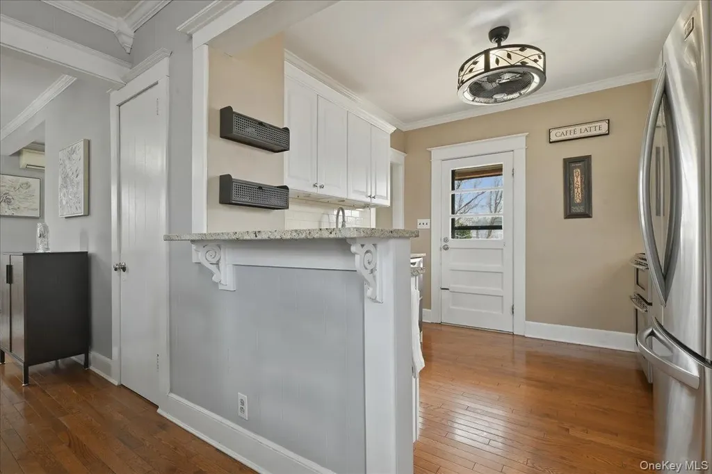36 Pine Street Islip NY 11751