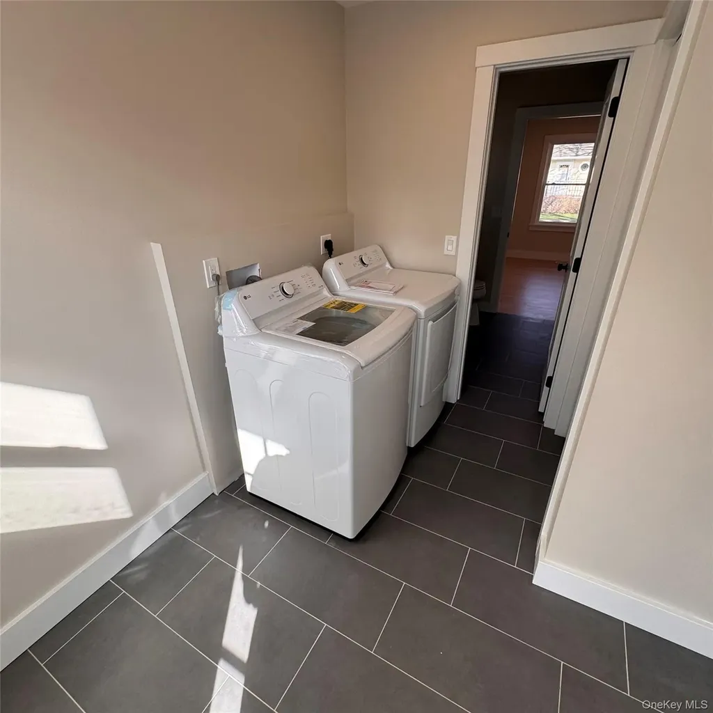 91 17th Street Wading River NY 11792