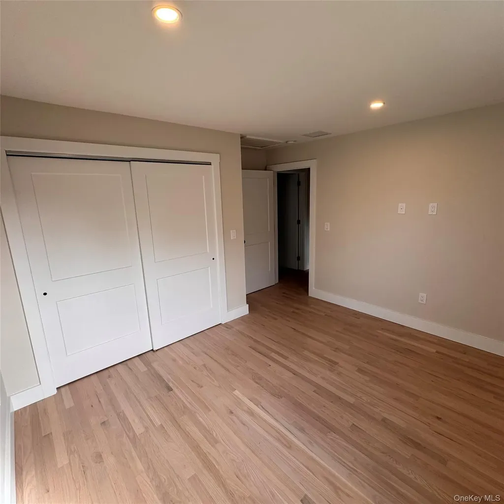 91 17th Street Wading River NY 11792
