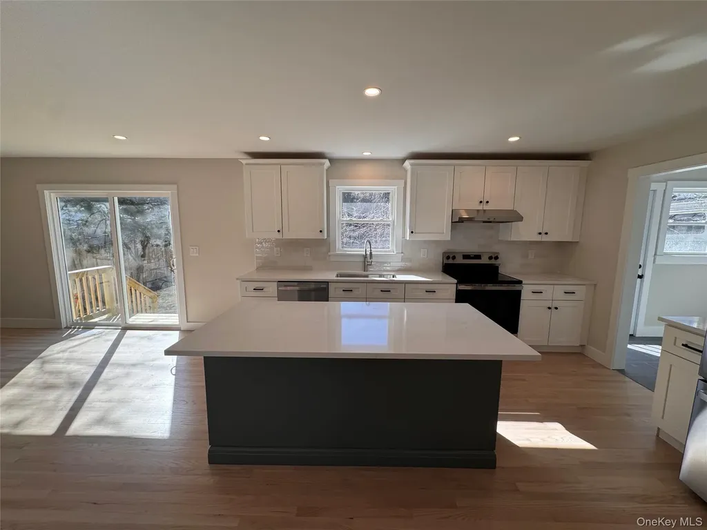 91 17th Street Wading River NY 11792