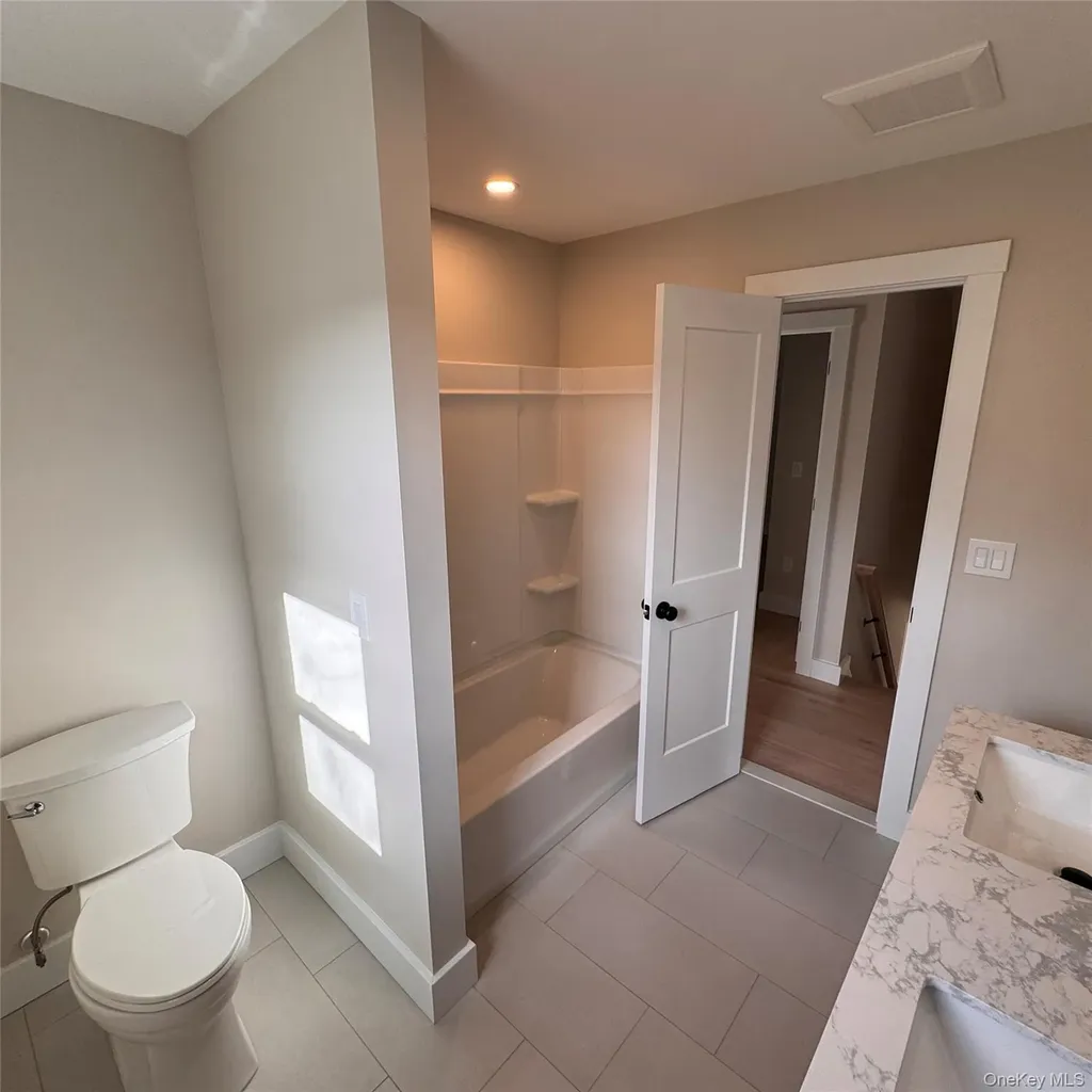 91 17th Street Wading River NY 11792