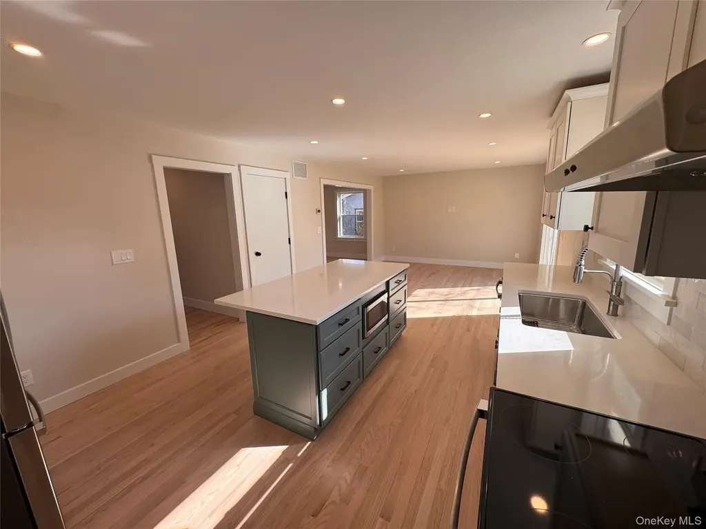 91 17th Street Wading River NY 11792