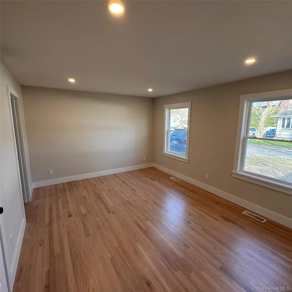 91 17th Street Wading River NY 11792