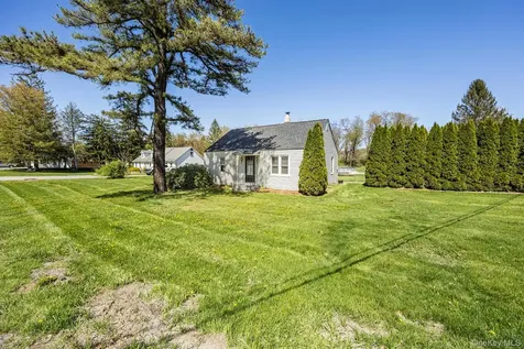 17 Plymouth Rock Road Dover Plains NY 12522