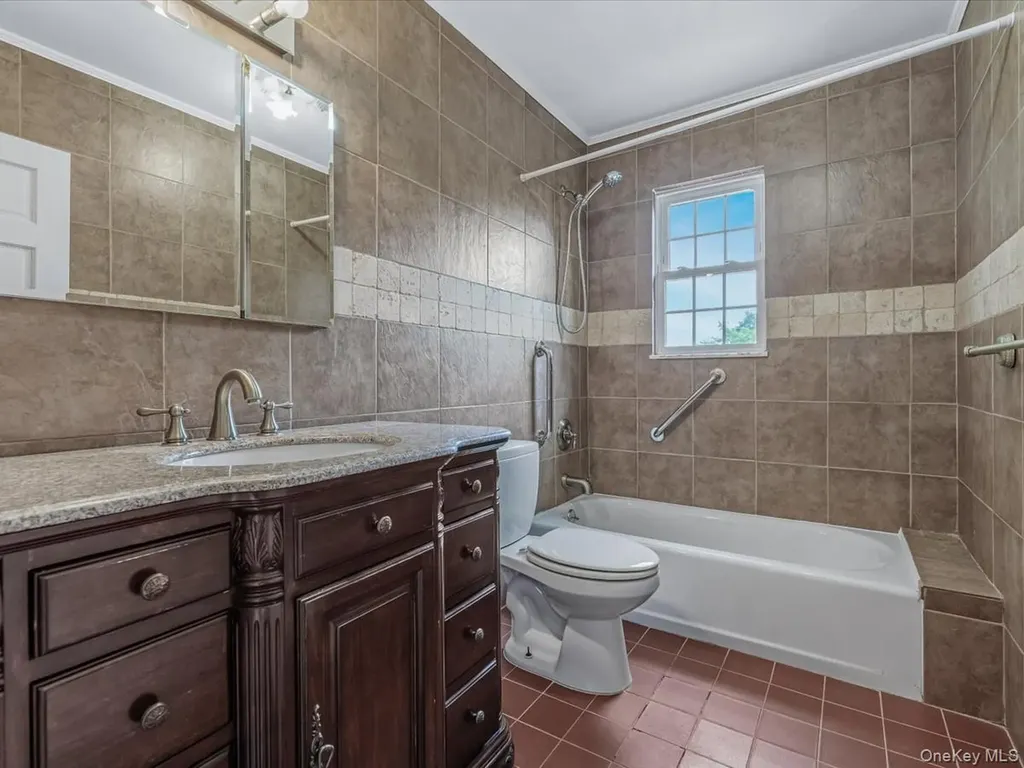44 Arbor Place Glen Cove NY 11542