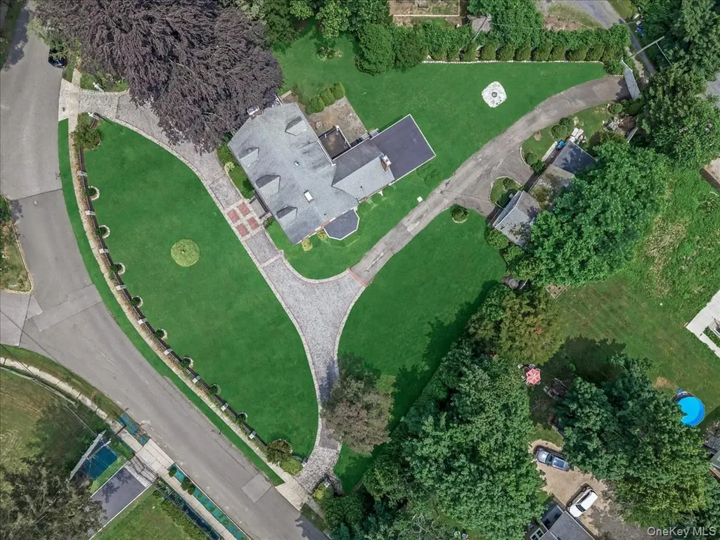 44 Arbor Place Glen Cove NY 11542