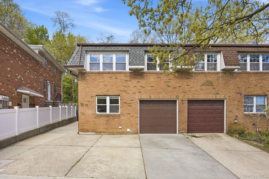 6933 Little Neck Parkway Glen Oaks NY 11004