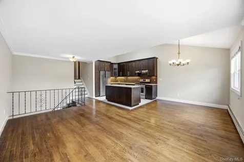 6933 Little Neck Parkway Glen Oaks NY 11004