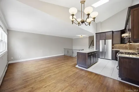 6933 Little Neck Parkway Glen Oaks NY 11004