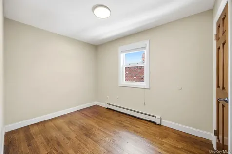 6933 Little Neck Parkway Glen Oaks NY 11004
