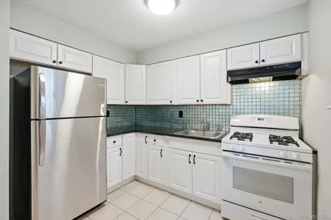 6933 Little Neck Parkway Glen Oaks NY 11004