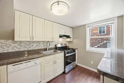 6933 Little Neck Parkway Glen Oaks NY 11004