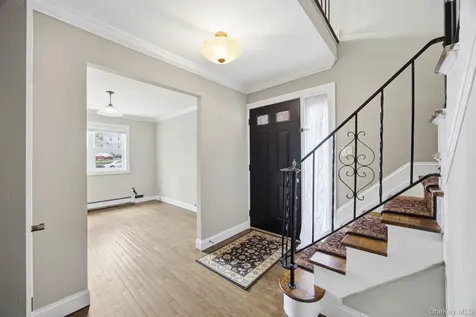 6933 Little Neck Parkway Glen Oaks NY 11004