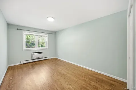 6933 Little Neck Parkway Glen Oaks NY 11004