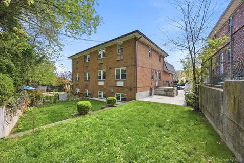 6933 Little Neck Parkway Glen Oaks NY 11004