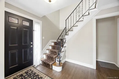 6933 Little Neck Parkway Glen Oaks NY 11004