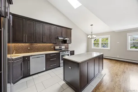 6933 Little Neck Parkway Glen Oaks NY 11004