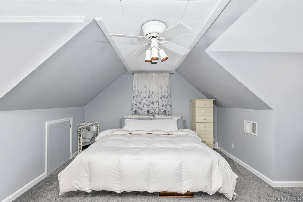 268 7th Avenue Saint James NY 11780