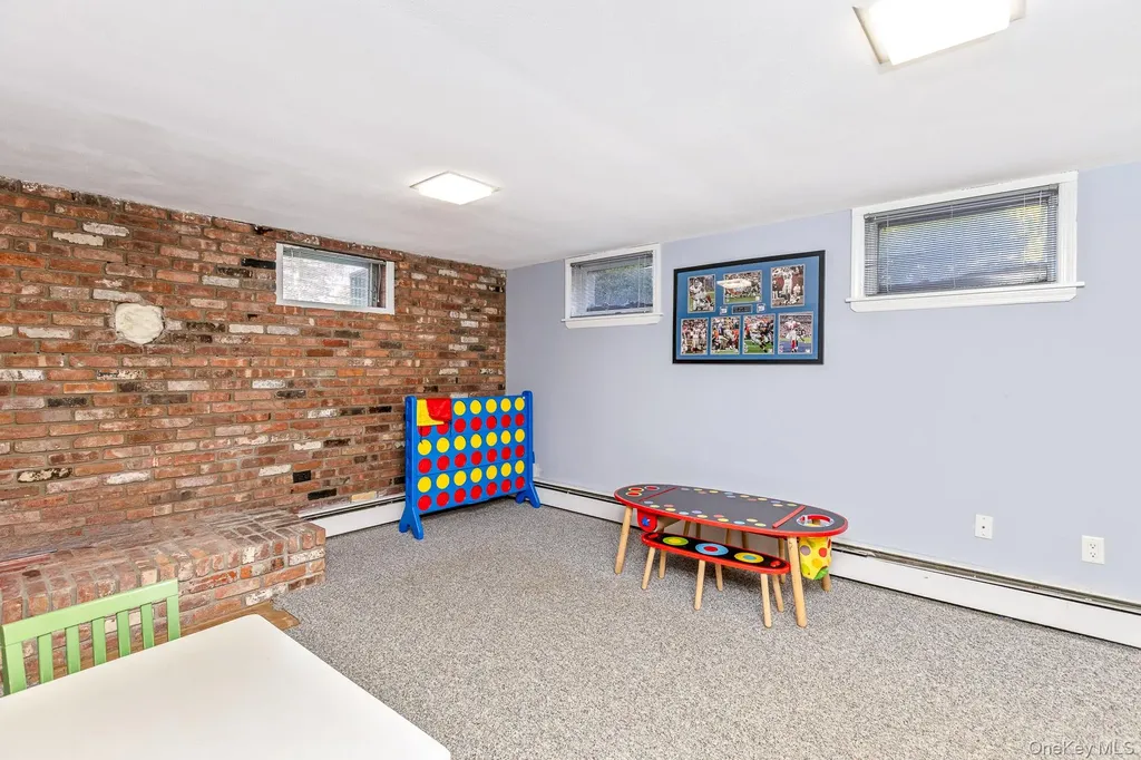 268 7th Avenue Saint James NY 11780