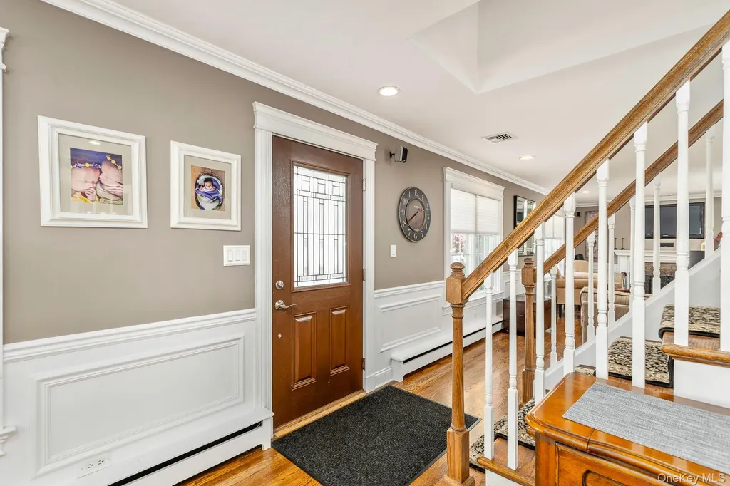 268 7th Avenue Saint James NY 11780