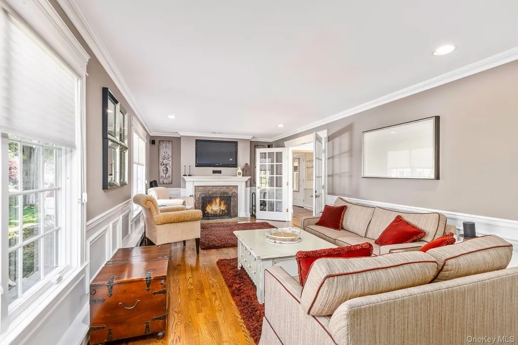268 7th Avenue Saint James NY 11780