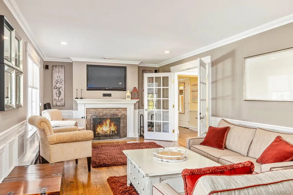268 7th Avenue Saint James NY 11780
