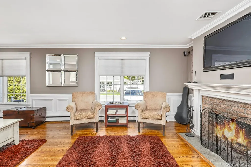 268 7th Avenue Saint James NY 11780