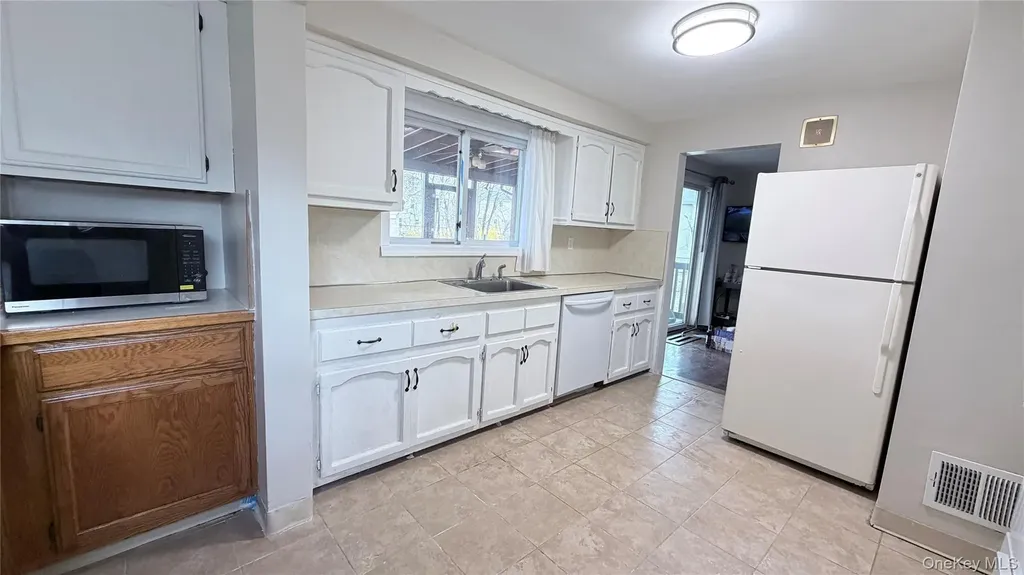 40 Greenvale Circle White Plains NY 10607
