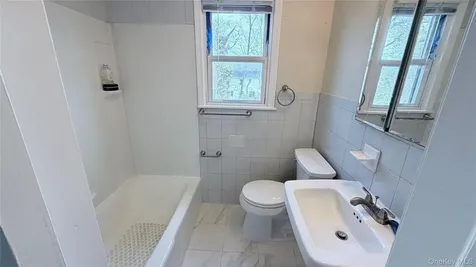 40 Greenvale Circle White Plains NY 10607