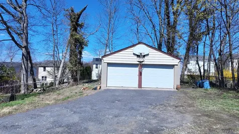 40 Greenvale Circle White Plains NY 10607