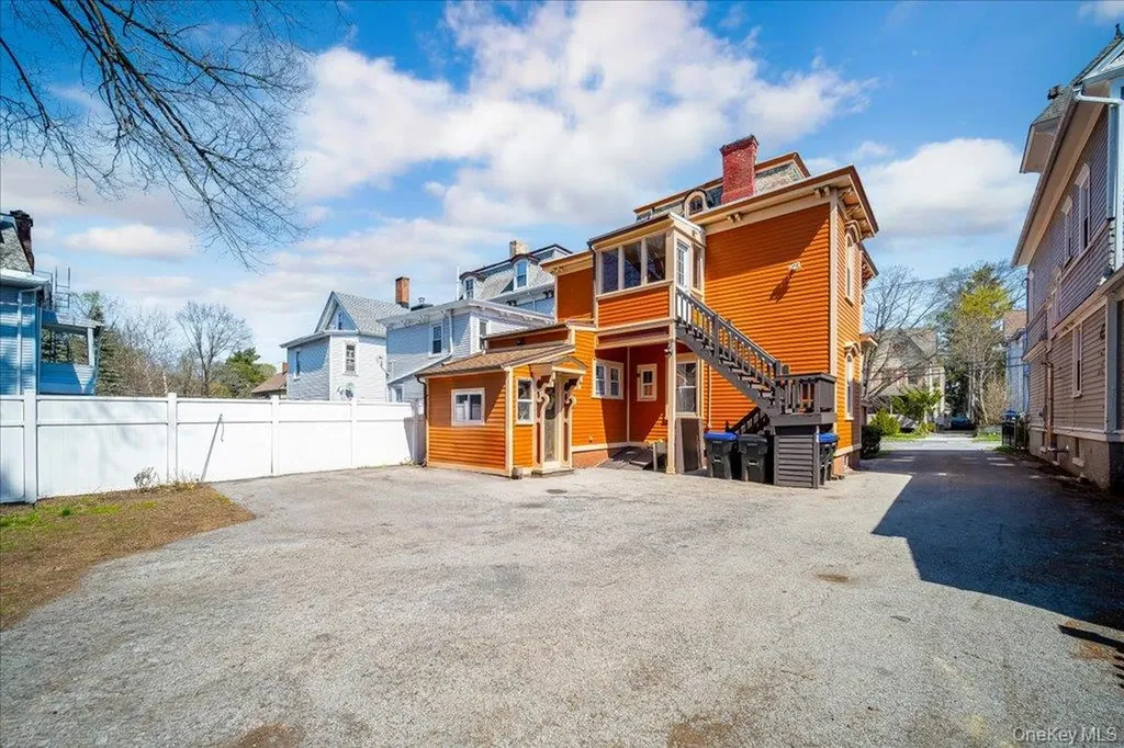 25 Balding Avenue Poughkeepsie NY 12601