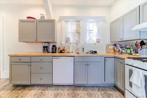 25 Balding Avenue Poughkeepsie NY 12601