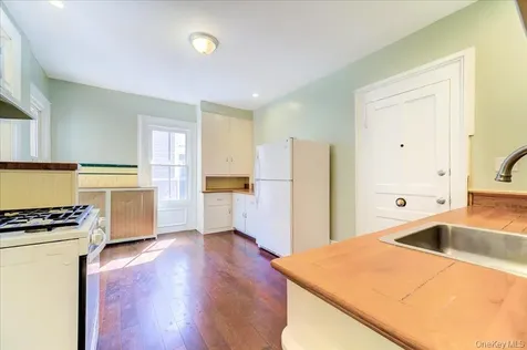 25 Balding Avenue Poughkeepsie NY 12601