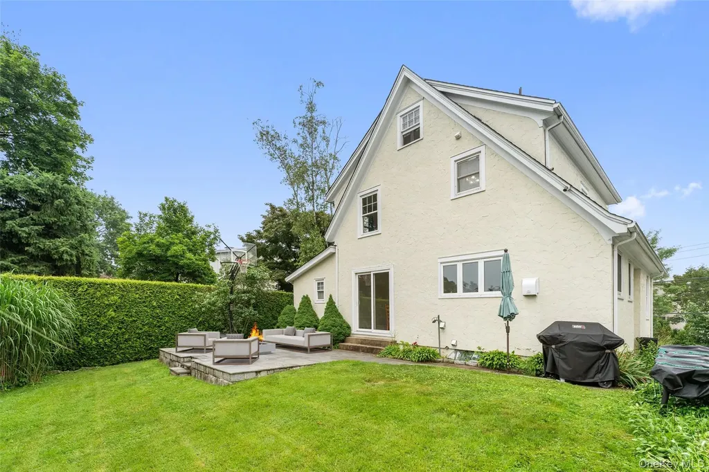 1408 Shelbourne Avenue Mamaroneck NY 10543