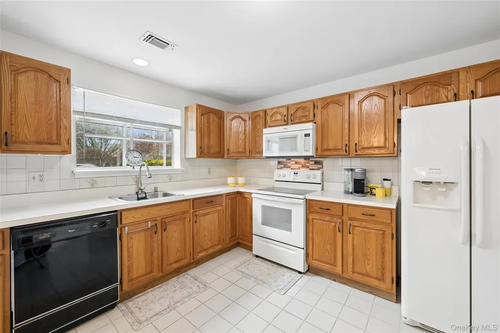 248 River Drive Moriches NY 11955