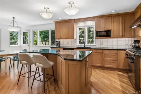22 Lafayette Road Larchmont NY 10538