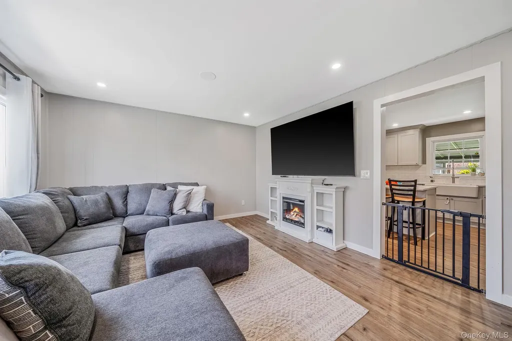 24 Brandywine Drive Mastic NY 11950