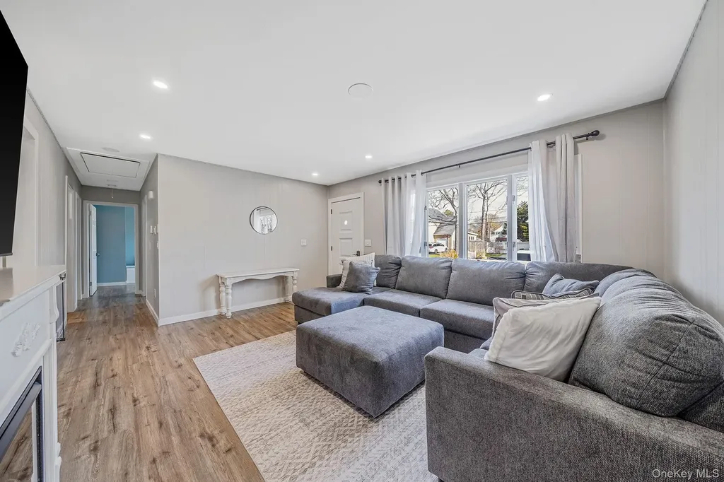 24 Brandywine Drive Mastic NY 11950