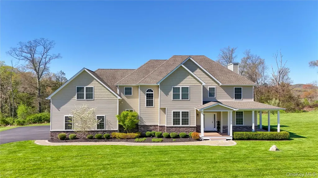 2 Heidi Lane Chester NY 10918