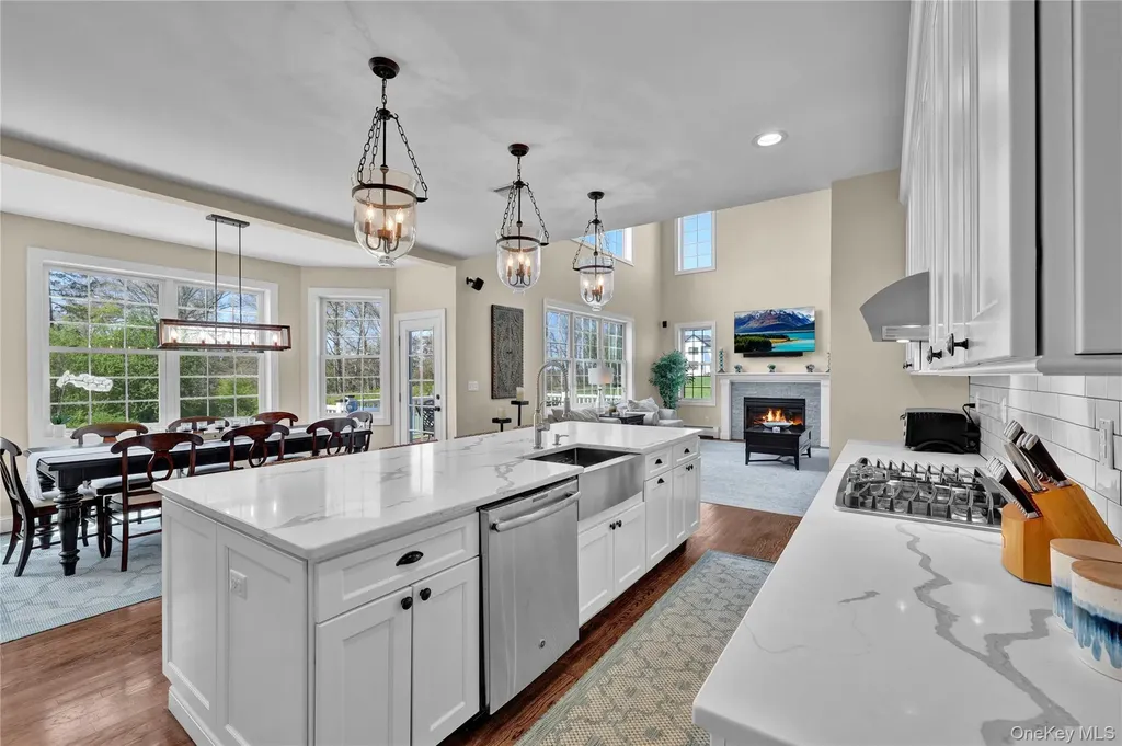 2 Heidi Lane Chester NY 10918