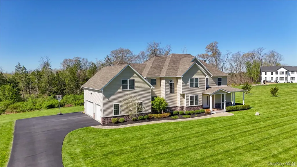 2 Heidi Lane Chester NY 10918