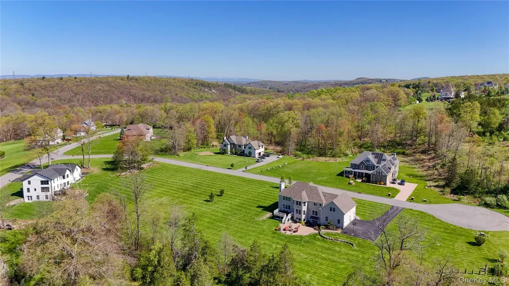 2 Heidi Lane Chester NY 10918