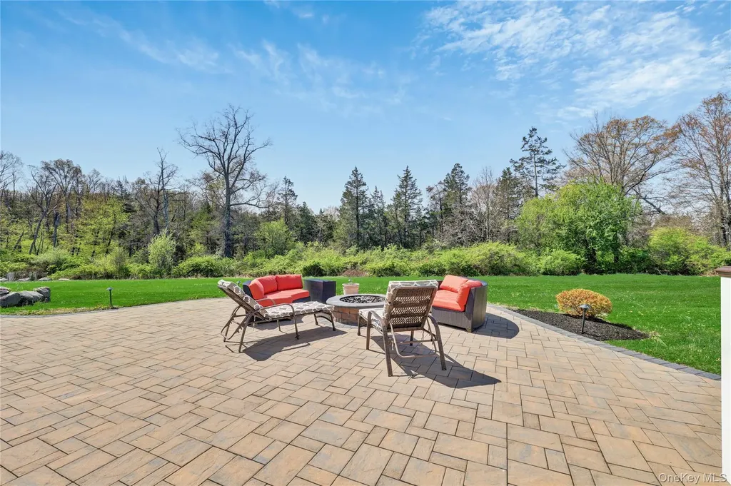 2 Heidi Lane Chester NY 10918