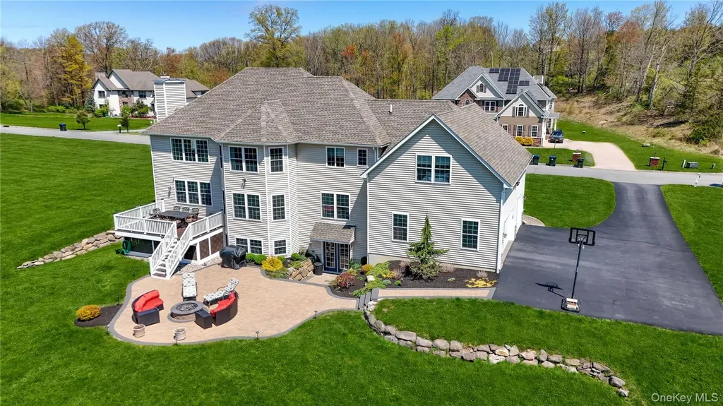 2 Heidi Lane Chester NY 10918