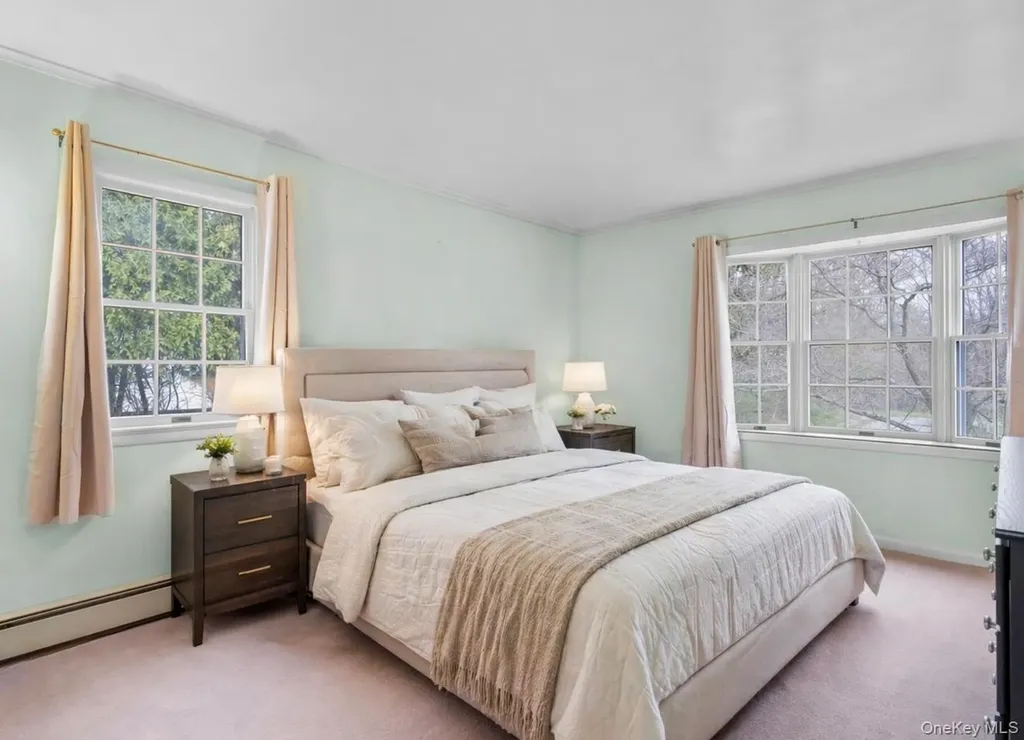 11 Gale Drive Poughkeepsie NY 12603